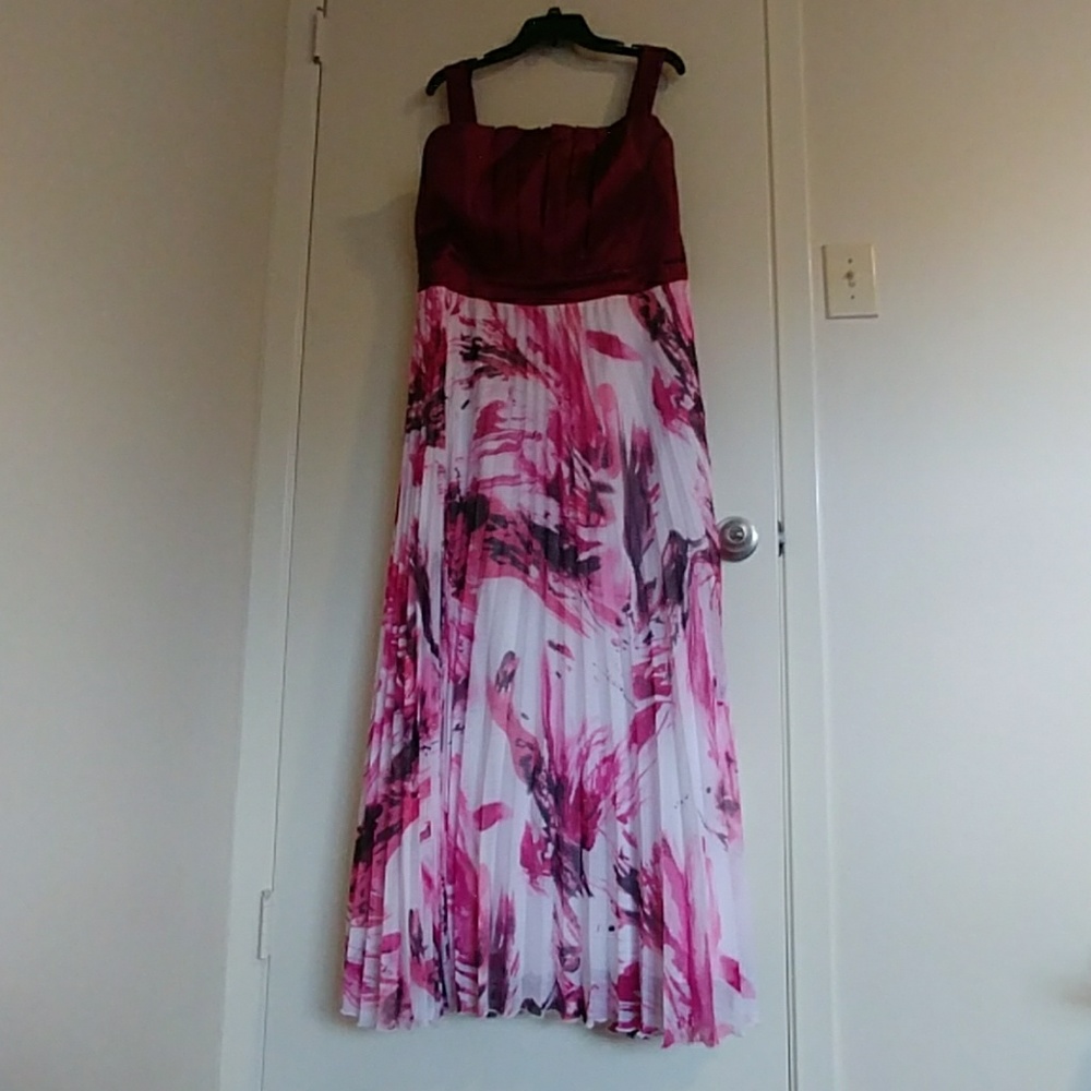 Elegant Cranberry and floral dress from IGIGI sz24